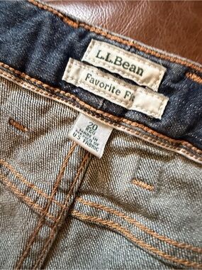 L.L. Bean women’s Favorite Fit Jeans in Light Blue size 20 regular